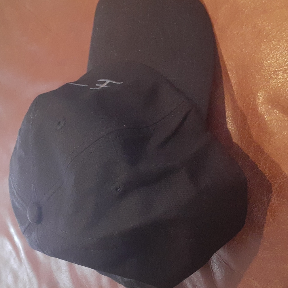 Mens snapback hat - Picture 3 of 3